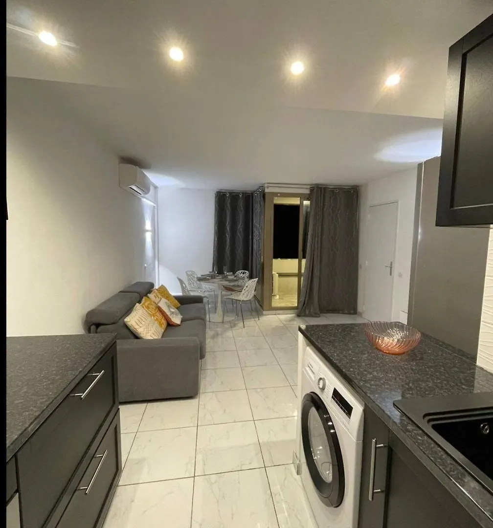 Residence Graziella Juan Les Pins Centre Antibes 0*,  France